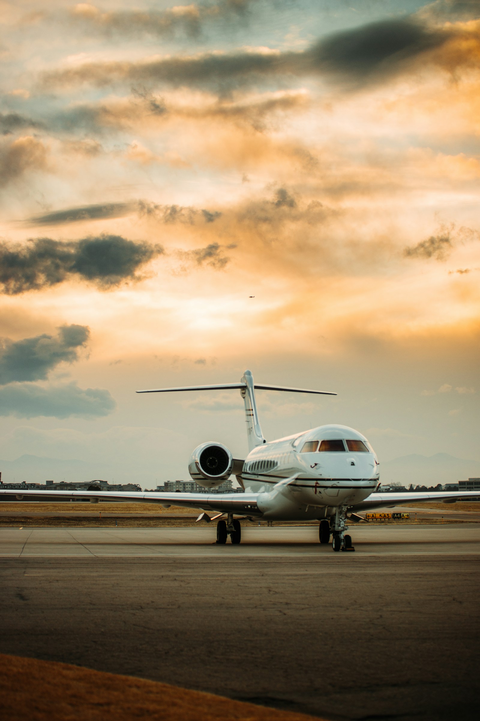 Aviation web site design for aircraft brokers